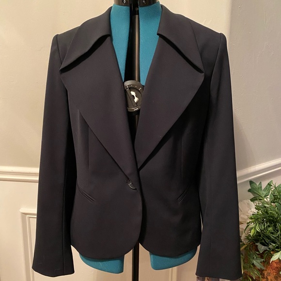 Lafayette 148 New York Jackets & Blazers - Lafayette 148 Navy Blue Blazer. Everyone must own one, make it a good one.